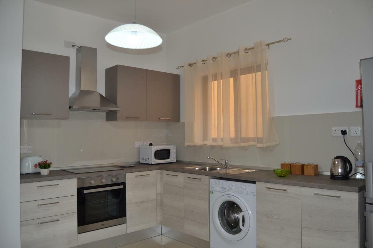 Mellieha Town Centre Bright & Spacious 3 Bedroom Apartment Exterior photo