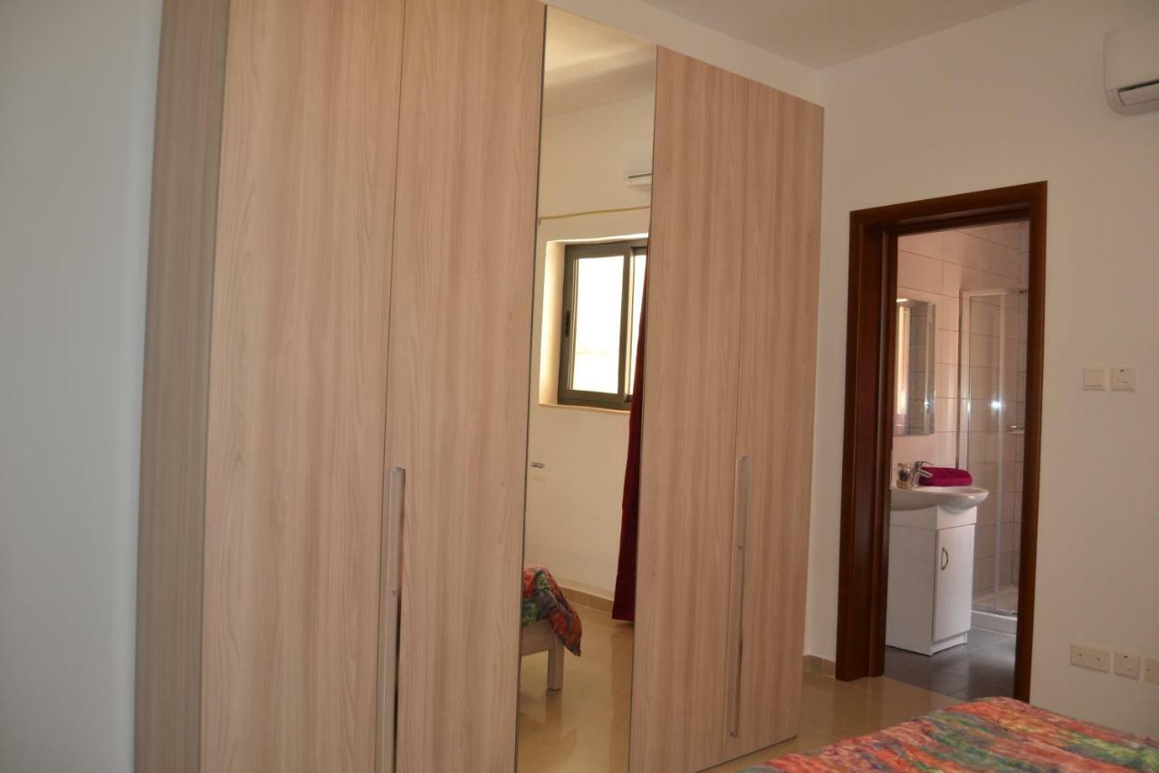 Mellieha Town Centre Bright & Spacious 3 Bedroom Apartment Exterior photo