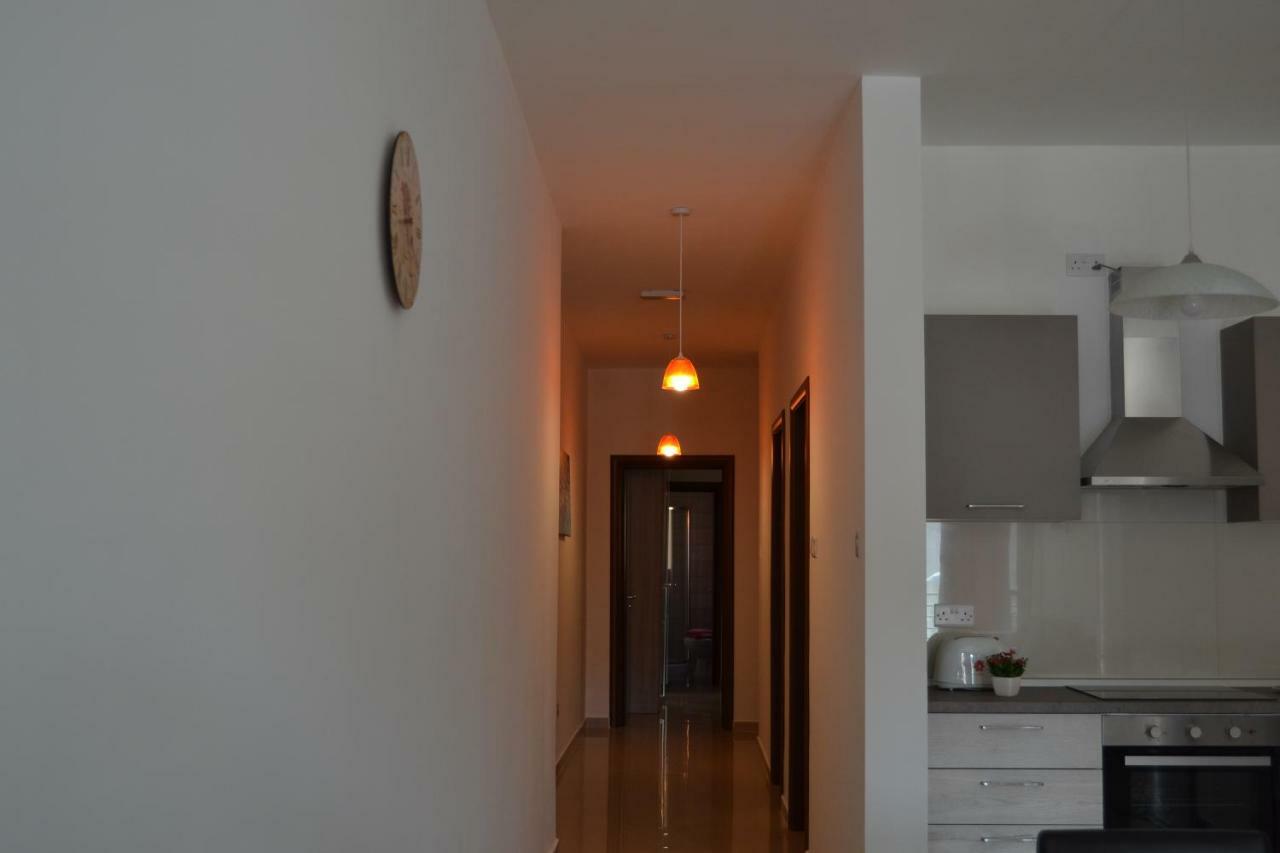 Mellieha Town Centre Bright & Spacious 3 Bedroom Apartment Exterior photo