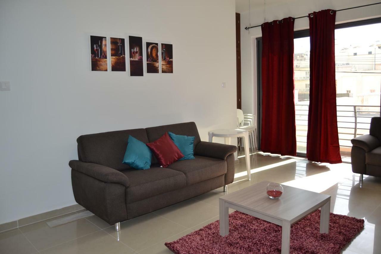 Mellieha Town Centre Bright & Spacious 3 Bedroom Apartment Exterior photo